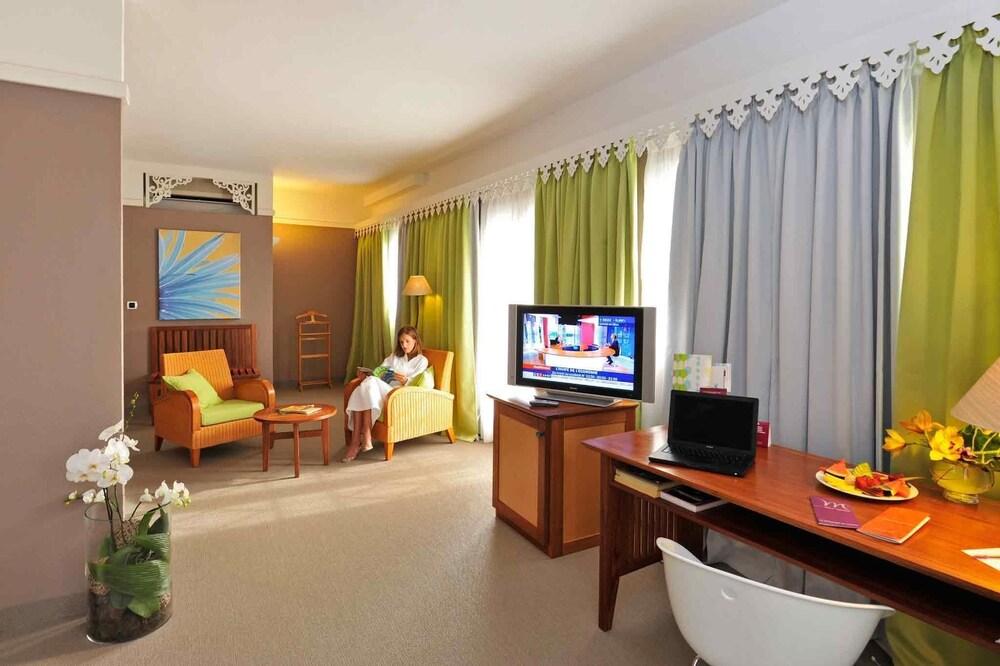 Hotel Exsel Creolia Сен-Дени Экстерьер фото